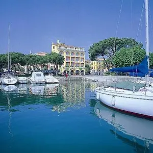 https://hotel-vittorio-desenzano-del-garda.it-lombardy.com